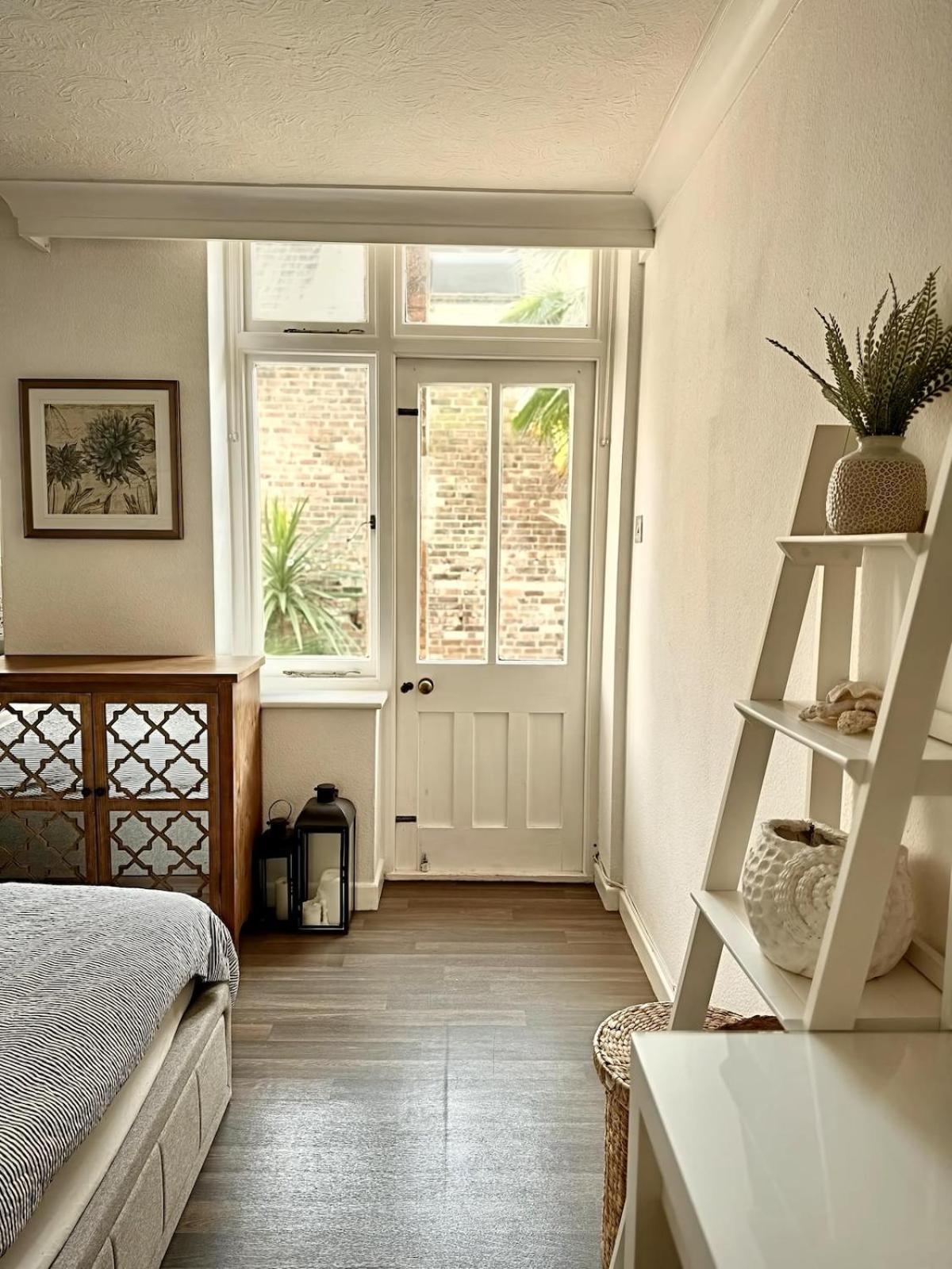 Verulam Palms - Private Garden & Parking
